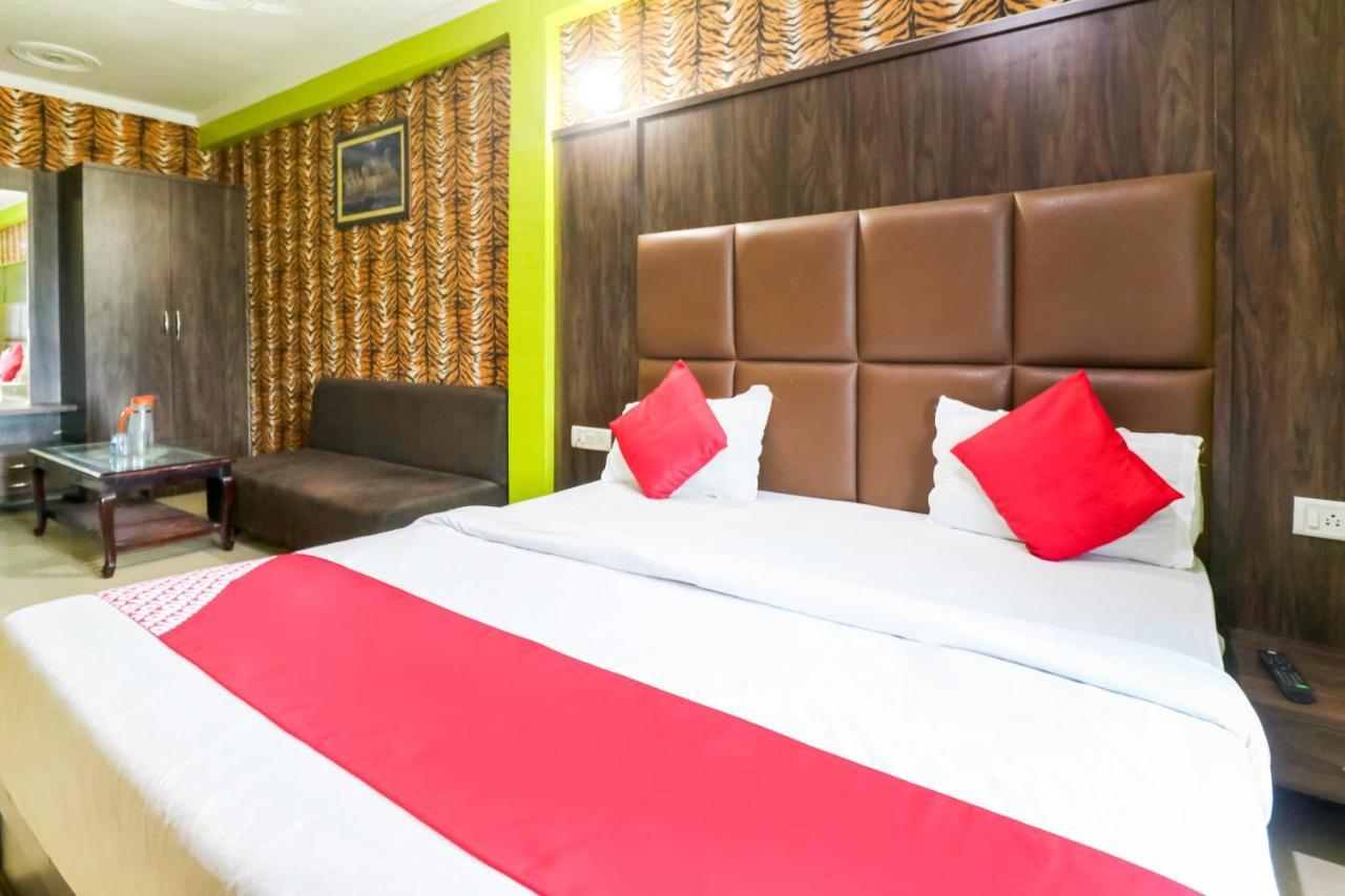Oyo 6908 Hotel Royal City Āzamgarh 外观 照片